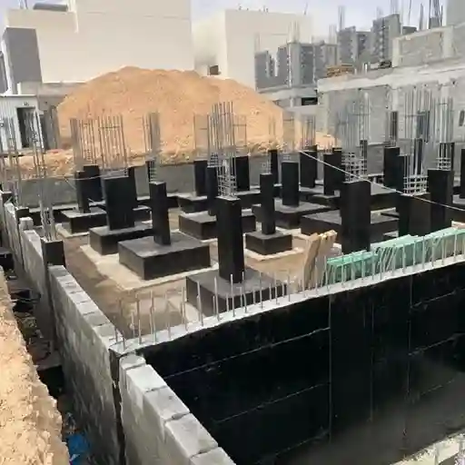 معلم ترميمات يعمل في منطقة شمال الرياض